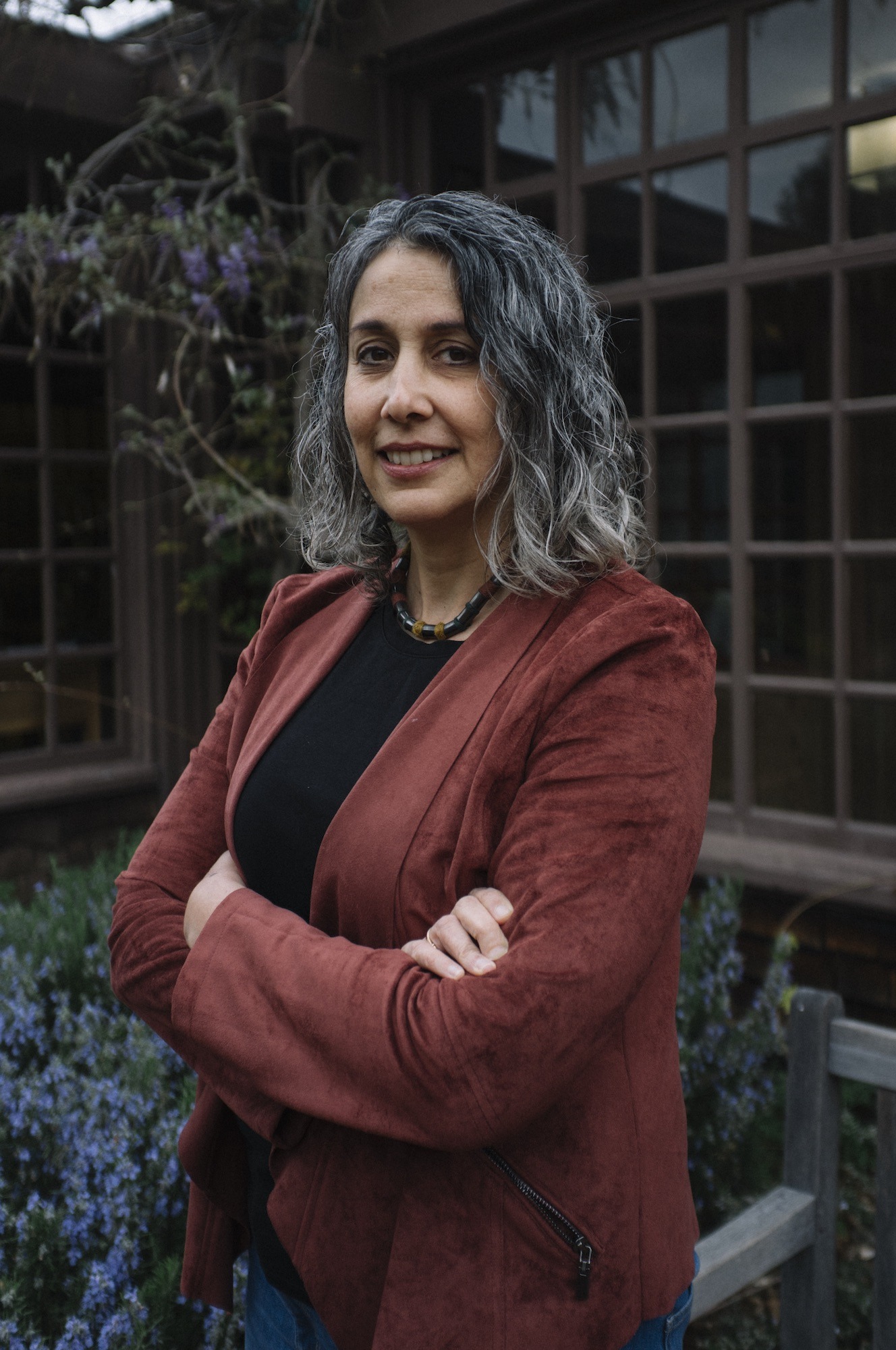 Geeta Anand headshot