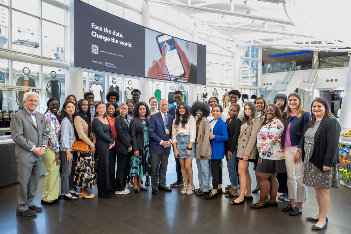 Photo of Matt Winkler - Editor-in-Chief Emeritus - Bloomberg LP (left) and Mike R. Bloomberg (center), founder of Bloomberg L.P. and Bloomberg Philanthropies and former mayor of New York City pictured with the Fellows in May 2023.